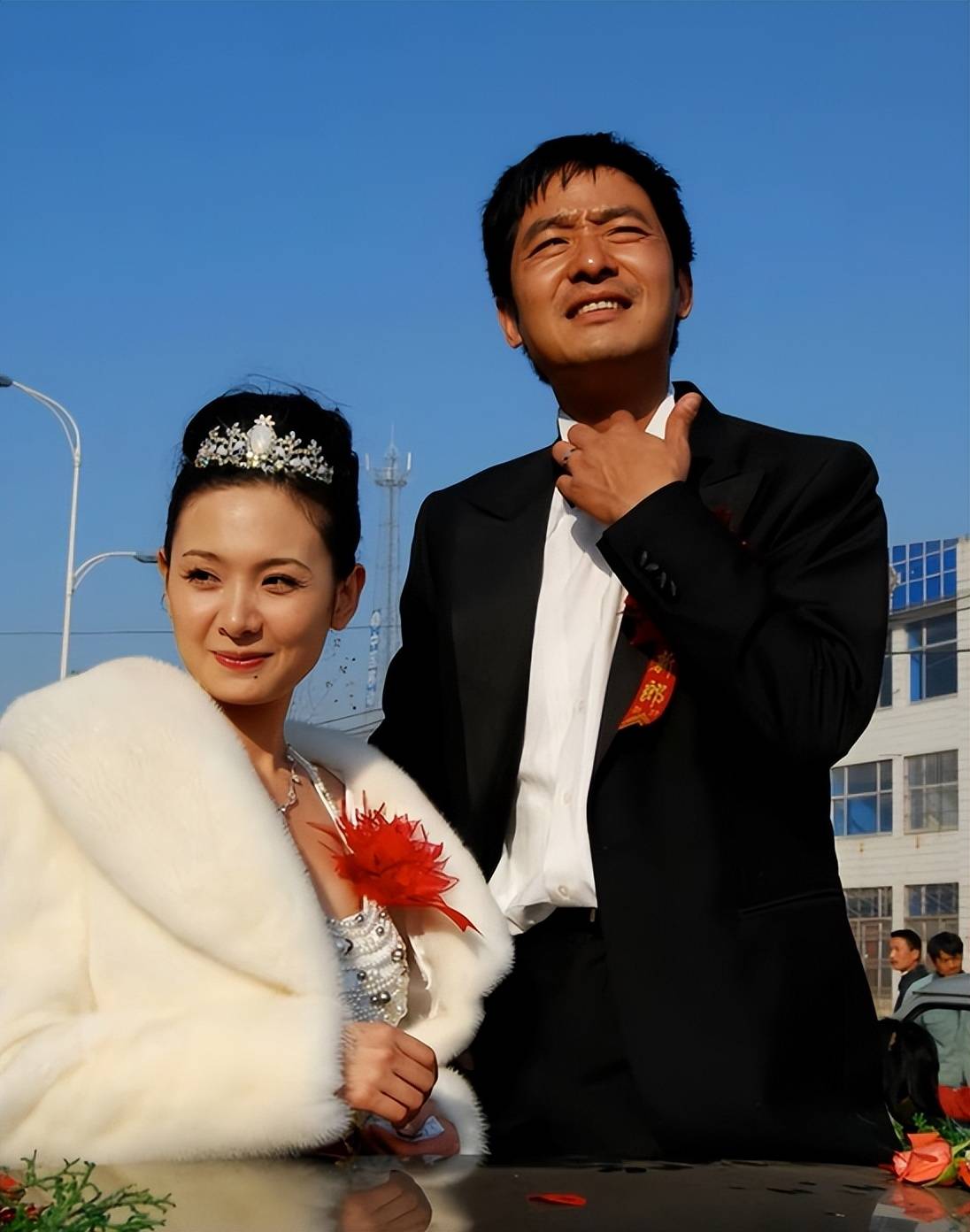 舍得去花钱,在结婚16周年纪念日又给自己做了一套新婚纱_郭晓东_画面