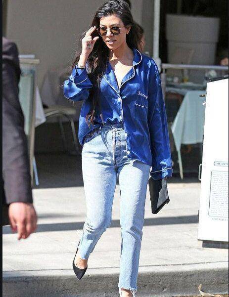 卡戴珊大姐换男友,沙滩边穿男友衬衫,坐水晶球上秀身材_考特尼_时尚