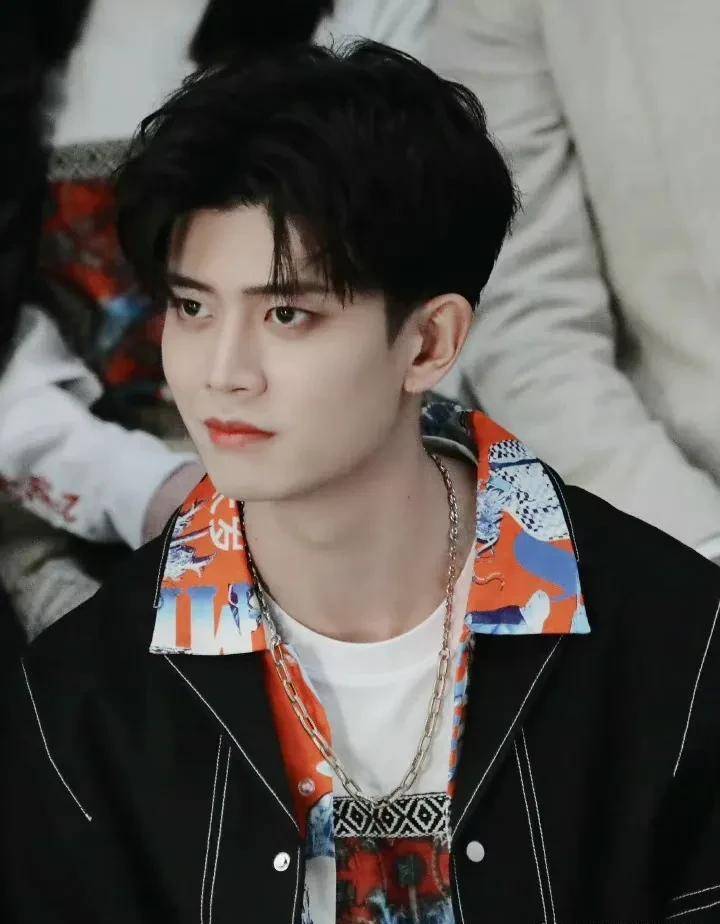 王一博任嘉伦驾驭住了,女明星还得看刘亦菲_感觉_造型_虞书欣