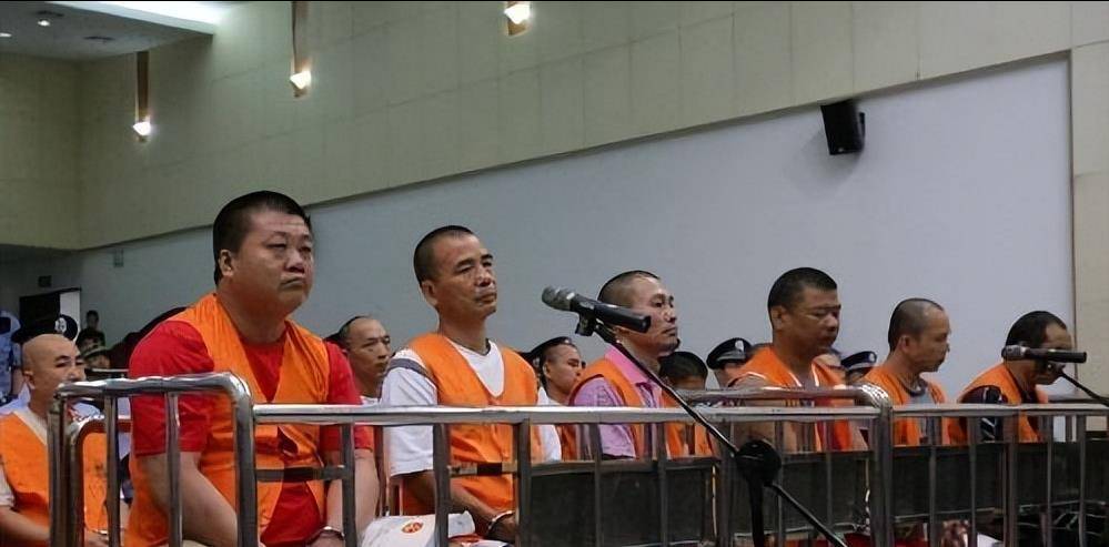 广东黑老大许建强,围殴崩牙驹,疯狂敛财数亿,最终下场大快人心_阳江