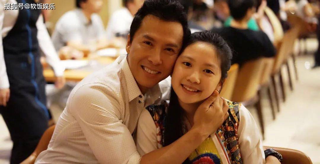 11月7日,一则关于张艺谋22岁儿子张壹男和甄子丹19岁女儿甄济如在法国