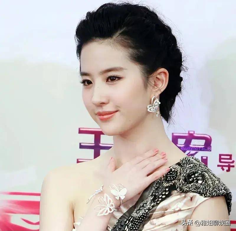 刘亦菲盘发真的好温柔,越怼脸越好看_演技_什么_认同