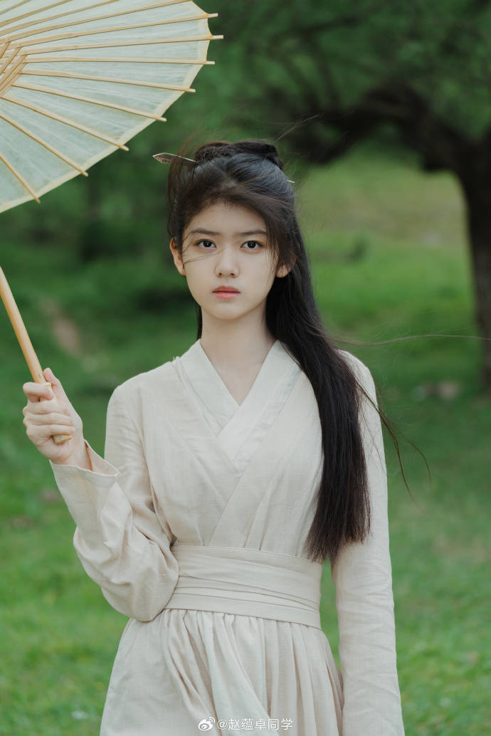 05后小花来要抢饭碗了!