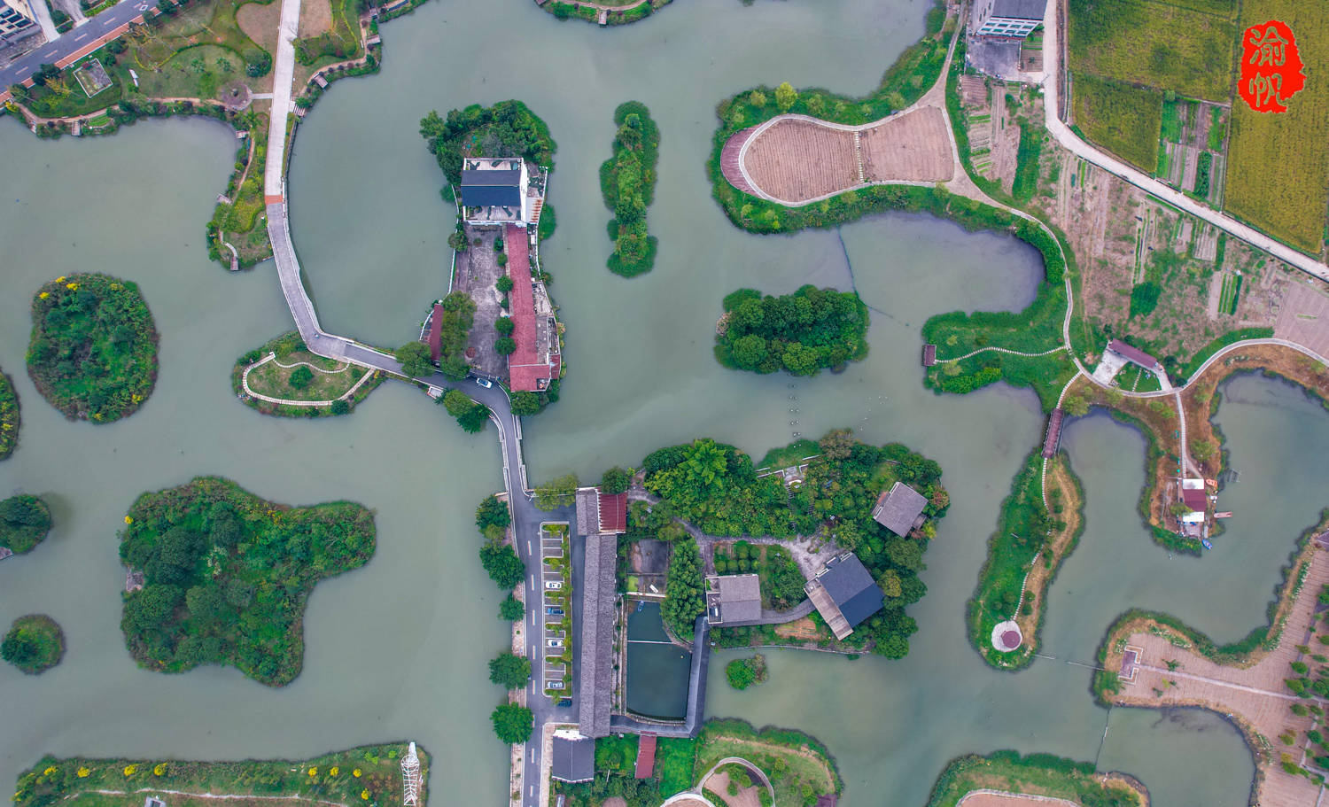 4000万打造的乡村湖泊,被誉为温州迷你版千岛湖_无人机_河道_湖水
