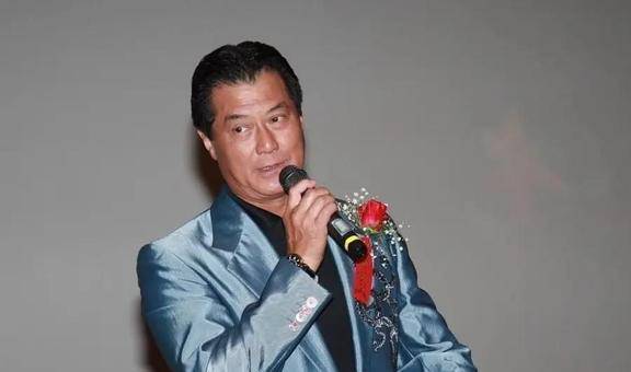 邓光荣:与霍英东平起平坐,和向华强硬刚,却在王家卫身上栽跟头_电影