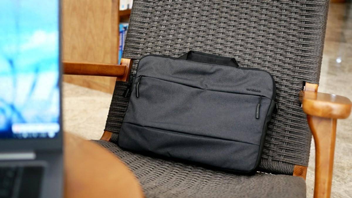 INCASECity手提电脑包:苹果官方合作,出行必备,全方位保护设备