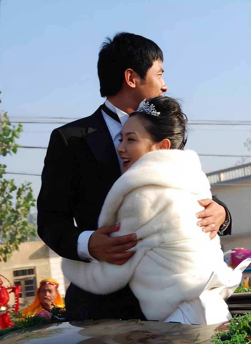 舍得去花钱,在结婚16周年纪念日又给自己做了一套新婚纱_郭晓东_画面