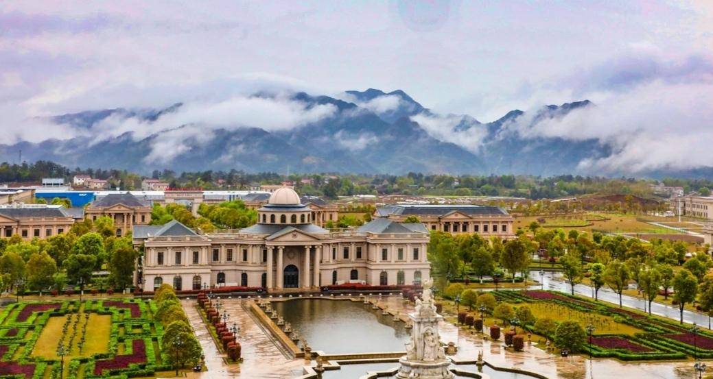 新昌万丰航空特色小镇别具风味_游客_文化_中国