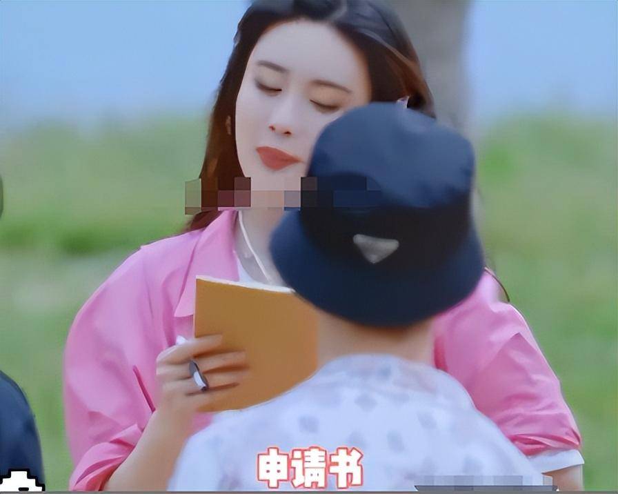 "黑红体质"孟子义:惹恼袁咏仪暗讽郭敬明,碰瓷黄晓明被杜江点赞_孟姐