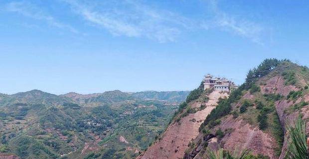 礼县的贫困人口占全县总人口的近25%,这是一个很大的比例.