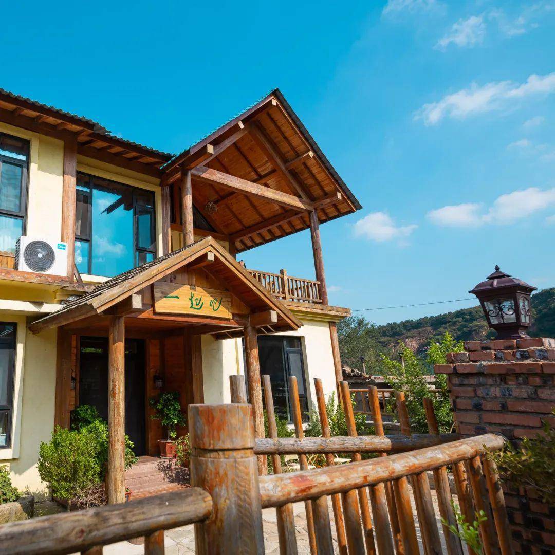 "一起吧"民宿摄影:斩云剑 2023年10月于百丈崖周末带着家人住在山间