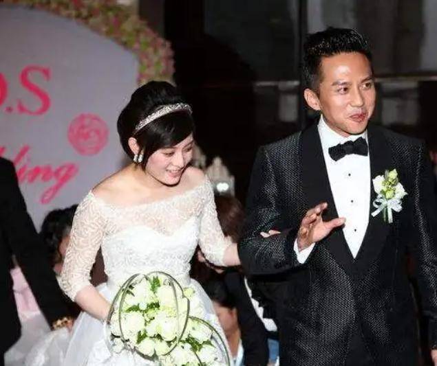 "邓超:婚后工资全部上交老婆,娶孙俪一桌婚宴12888_郝雷_郝蕾_姐姐