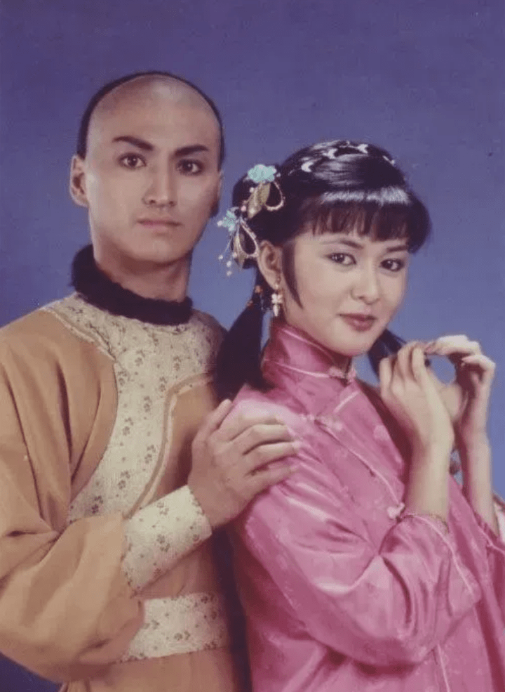 一生最爱一人,痴情33年,如今64岁仍单身未婚_香港_足球_高金素梅