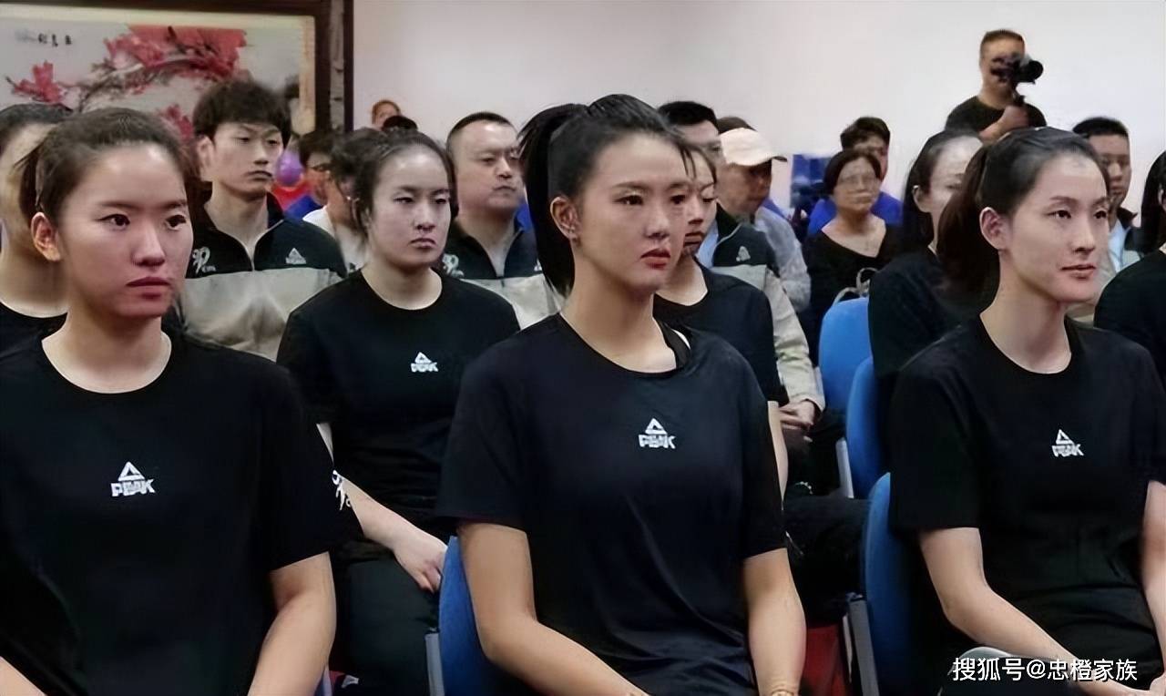 张常宁刚官宣复出,却进入退役倒计时,蔡斌放弃,新核心人选出炉_中国