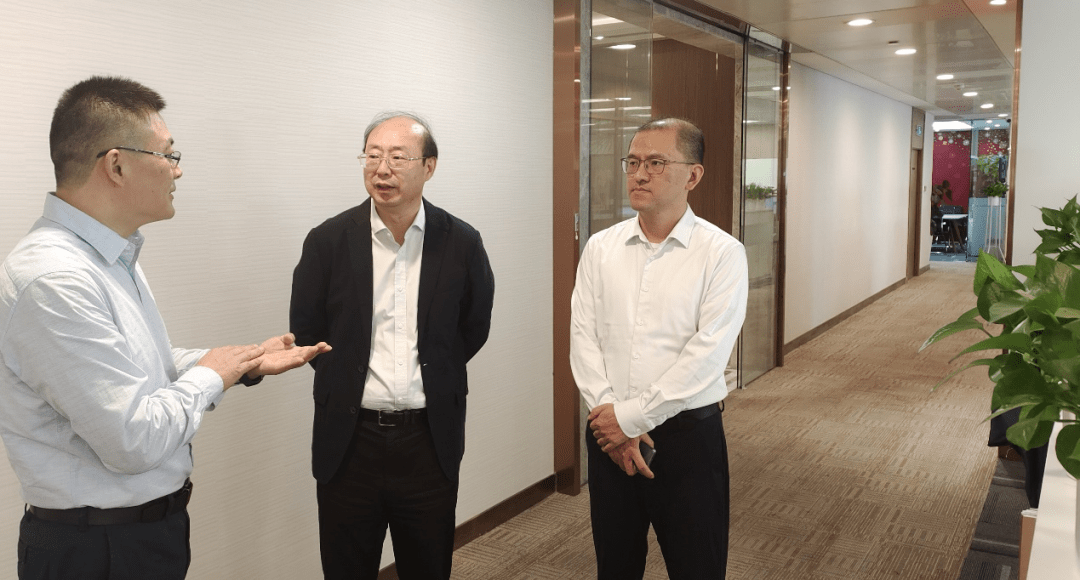 普陀区区委常委,宣传部部长刘东昌走访剧星传媒为企业解忧谋发展_服务