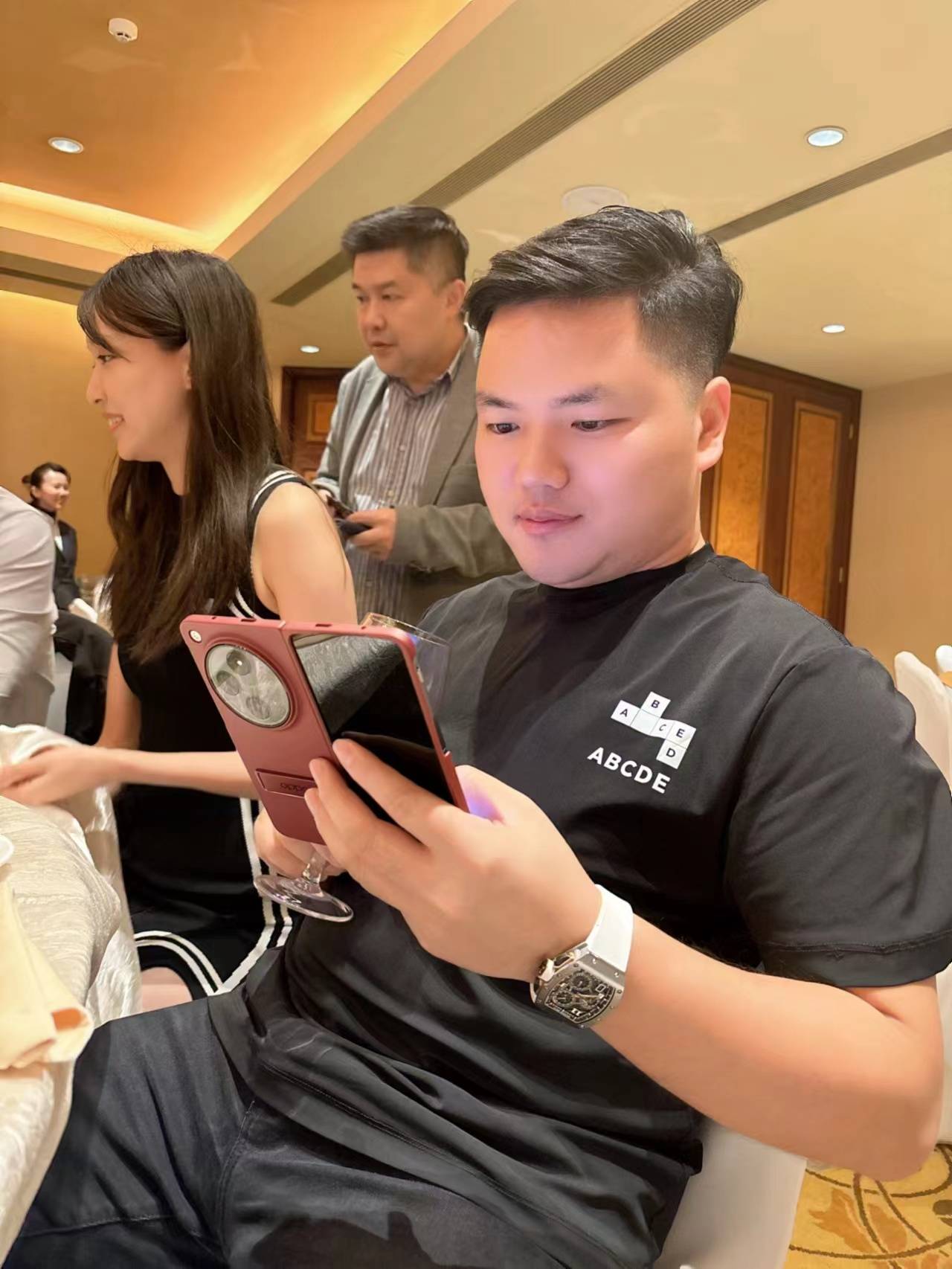 连明星个人信息都被公然售卖,面对隐私泄露真的没办法?