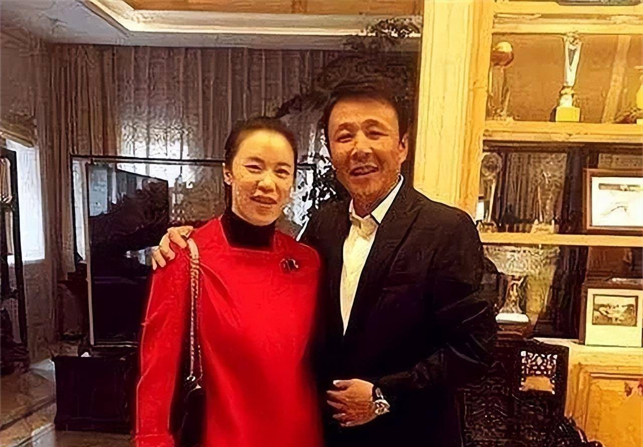 郭斌近照,身家几十亿,北京住庄园式别墅,王楠颜值高气质好_训练_乒乓