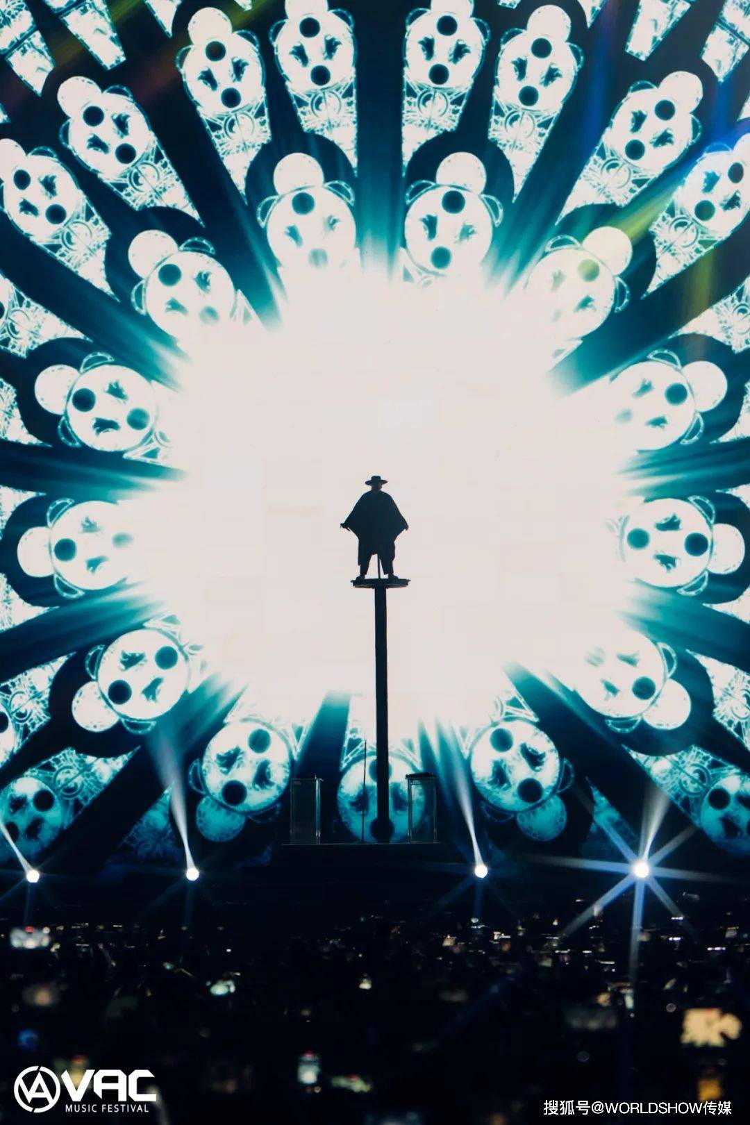 vac电音节五周年:本土ip之光,顶级制作不负热爱!_madeon_舞台_烟花