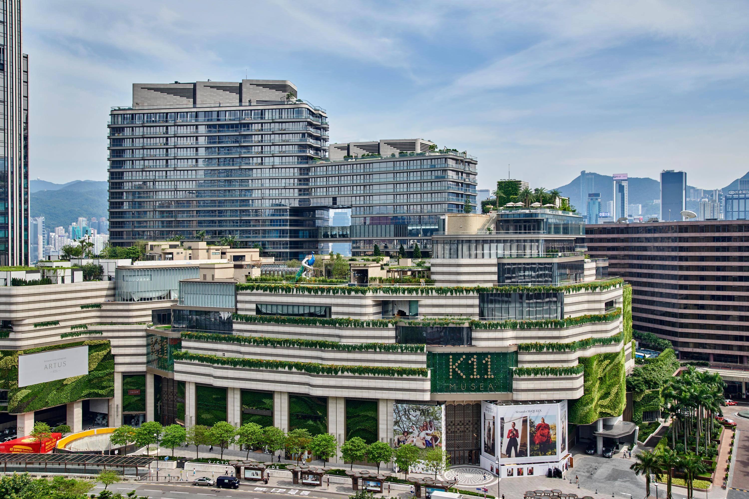 抛开商业层面的考量,k11 night及其展览对我们时尚行业也有着文化上的