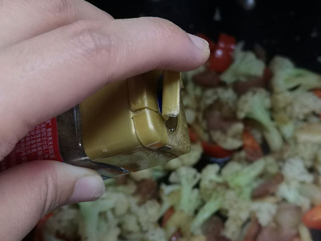 比干锅还好吃的花菜做法，加点儿不一样的调料，味道更足更下饭(图7)