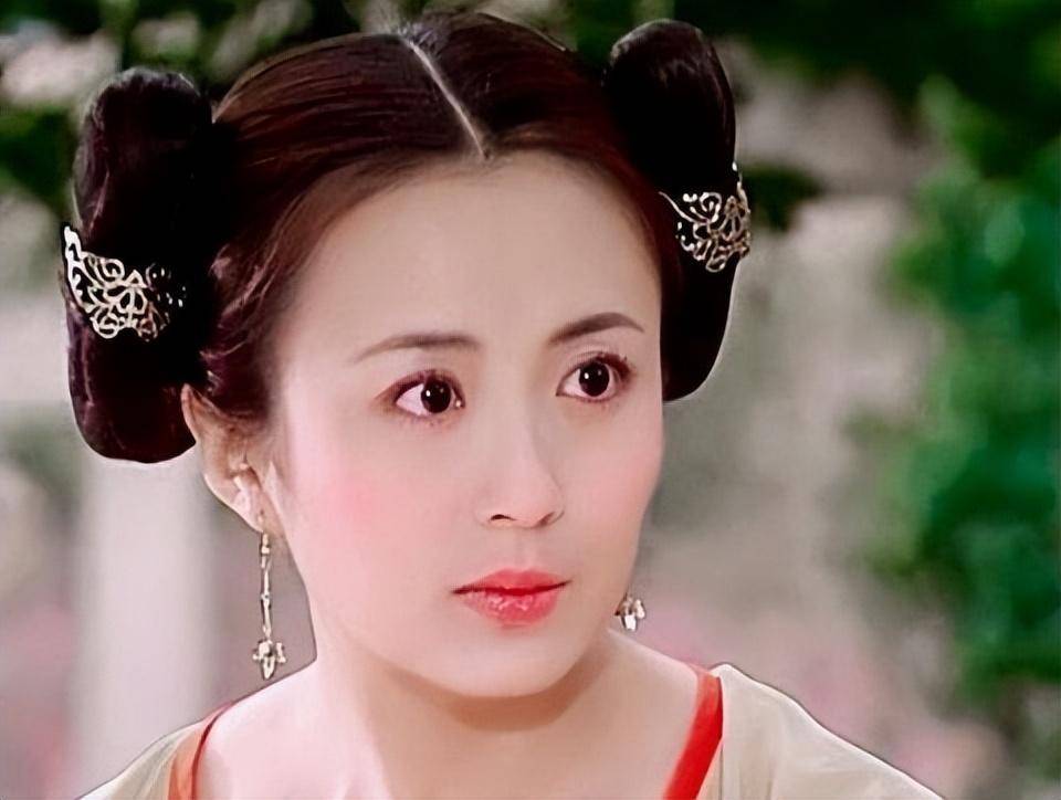 杨童舒被骗进组,贾静雯牺牲太大,赵文卓杀青时险丧命_剧中_徐盈盈