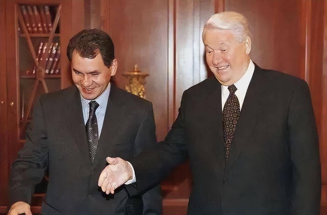 绍伊古:治军能力北约称赞,却折戟俄乌战争,普京为何特信任他?