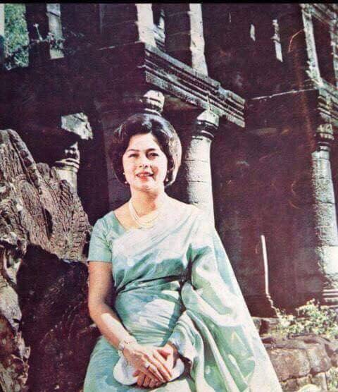 王后晚年和长子相依为命,真是幸福,可惜次子已经病故_国王_西哈莫尼