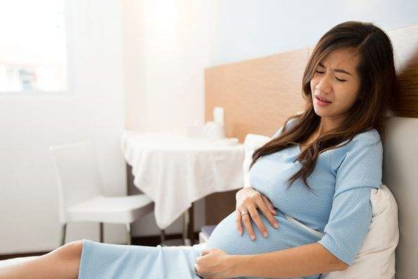孕妇临产 肚子疼图片
