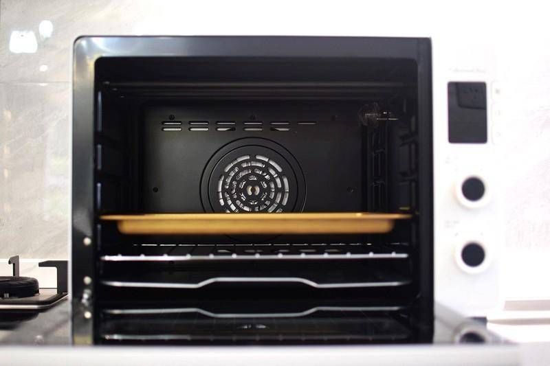 下厨更简单 提升幸福感 长帝猫小易pro烤箱