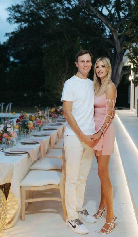 服老:穿粉色吊带裙笑容甜美,依旧是"人间水蜜桃"_身材_父亲_阿拉贝拉