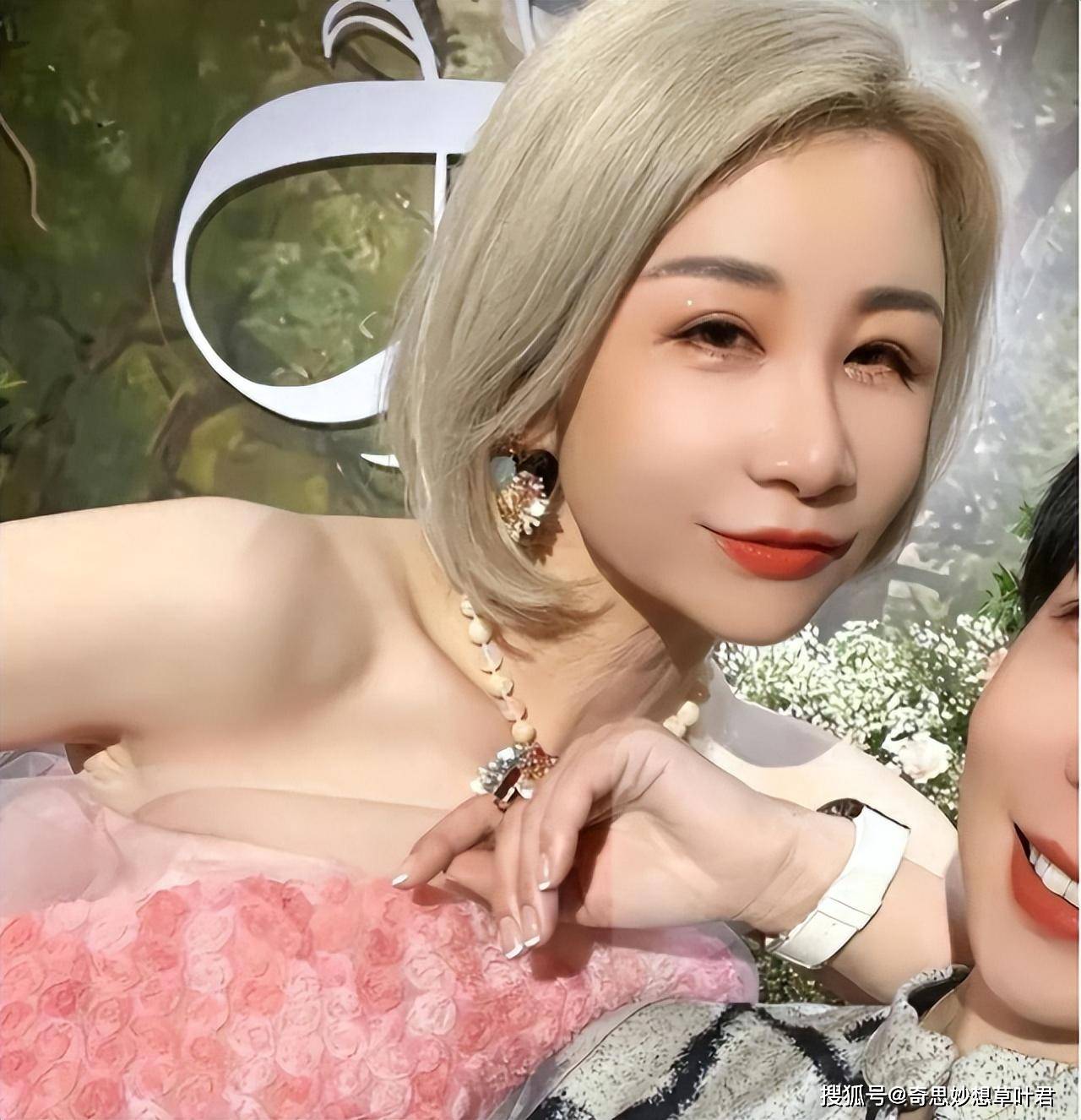 意尔康老板为母亲庆90岁大寿!