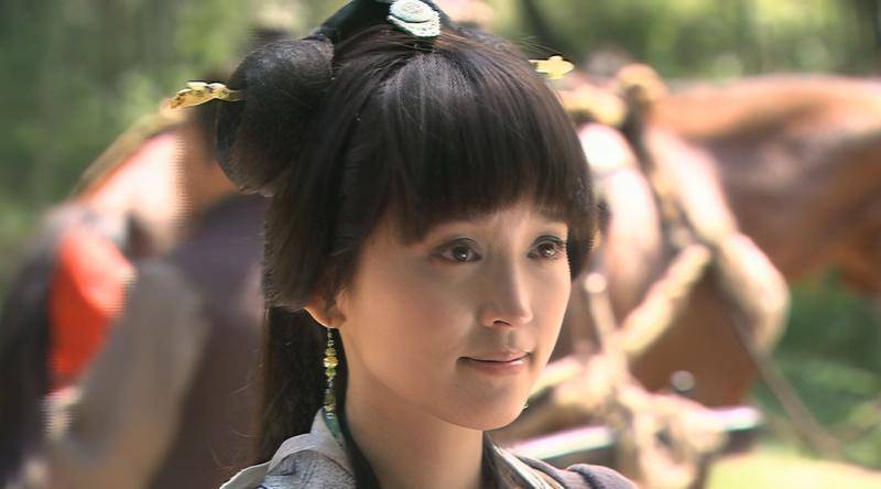 42岁金莎回应与小19岁男友恋情争议:不喜欢我们的,可以尽情说_网友