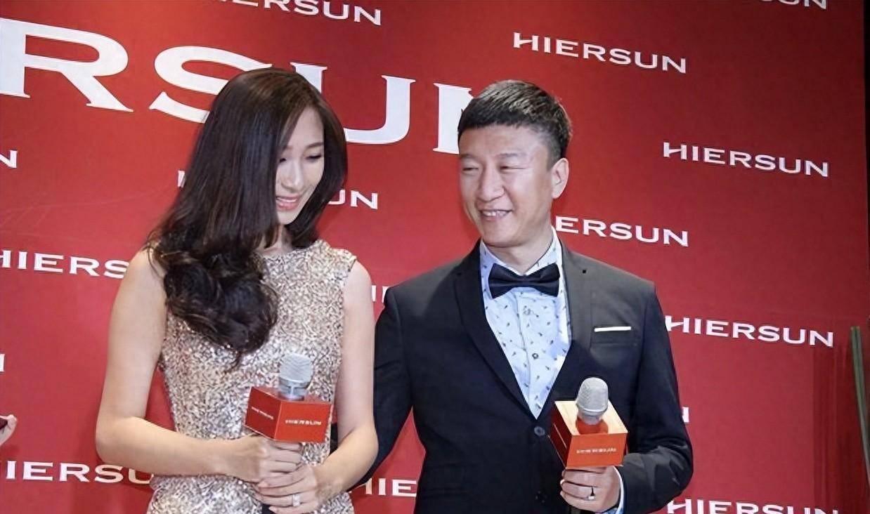我们都知道孙红雷深爱的妻子,穿裙子的样子美极了_时尚_连衣裙_场合