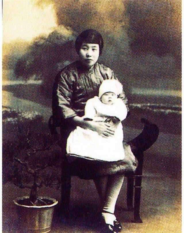 鲁迅家庭生活照,第一张英俊帅气,第三张原配夫人朱安_许广平_妻子