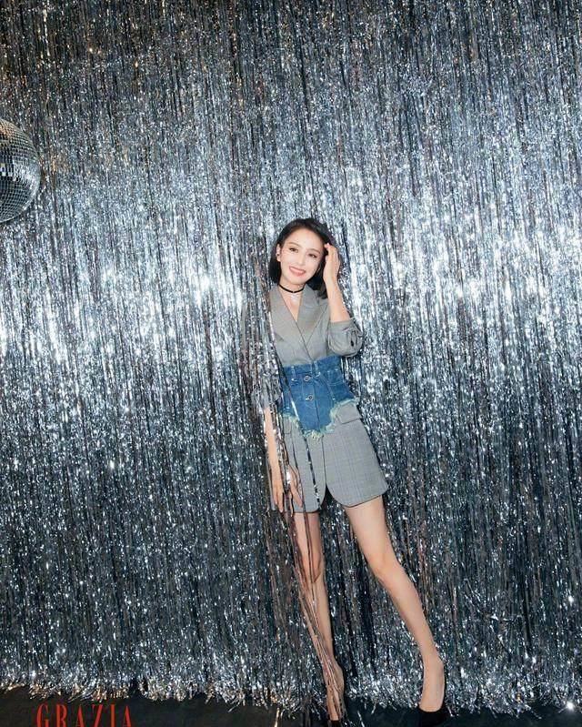 佟丽娅儿子正脸曝光,丫丫一款波波头短发清爽干练,秒变时尚辣妈_妈妈