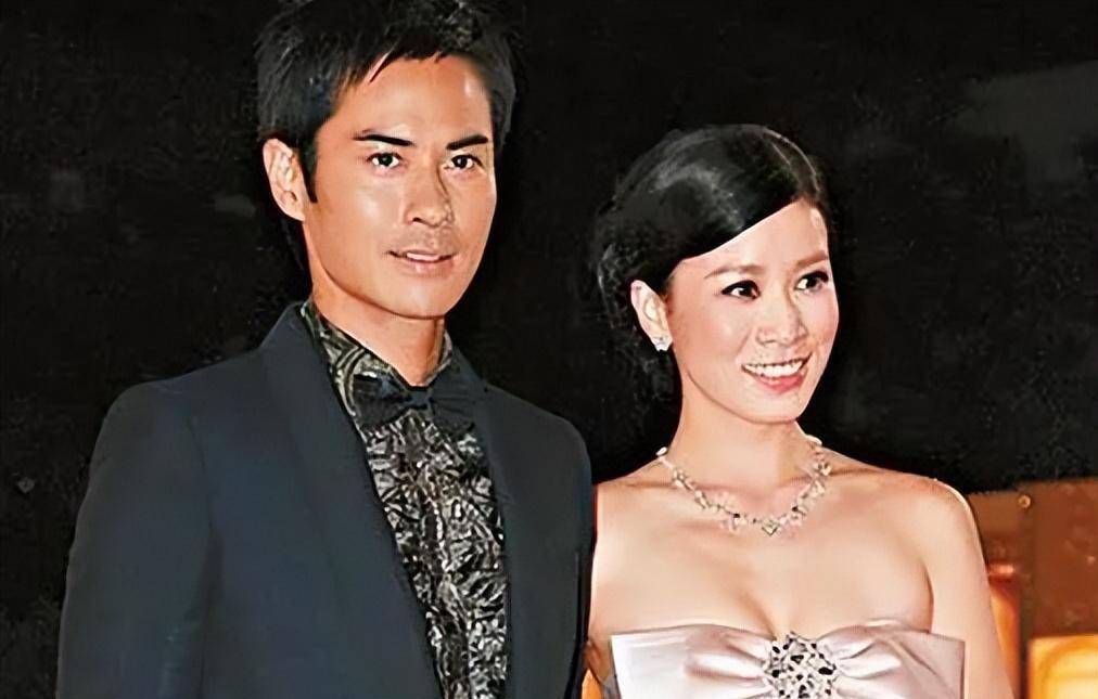 事实证明,48岁"孤身一人"的佘诗曼,活成了人生赢家_陈浩民_郑嘉颖