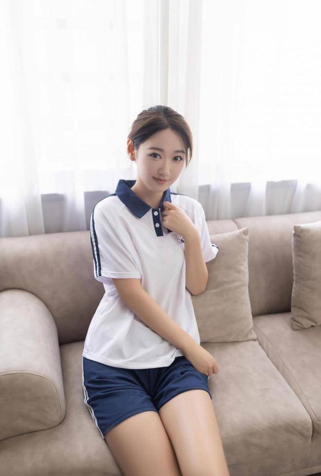 唐安琪校服写真,小清新性感白袜让你沉醉其中_女性_造型_展现