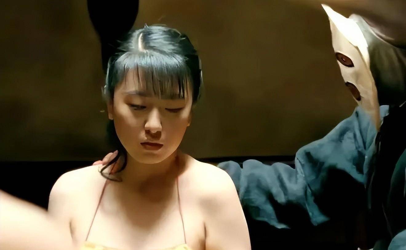 13年前,《让子弹飞》中一脱成名的赵铭,如今36岁怎样了?