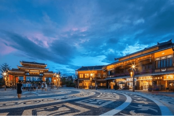 万达小镇是一个旅游胜地,古迹"名胜"分布广泛_丹寨_文化_游客