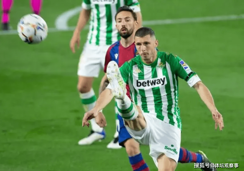 8000万变免签，曼联转运，签冠军后腰，摆脱冤大头形象，开除水货