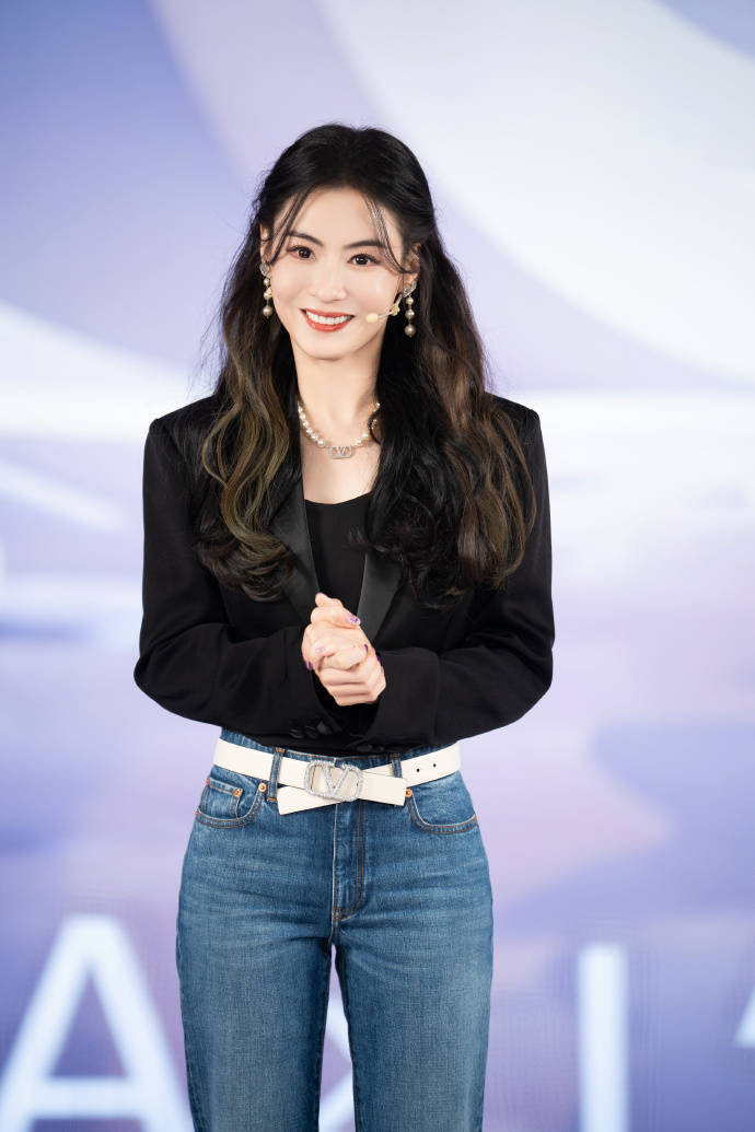 张柏芝靠时尚眼光引领时尚潮流!