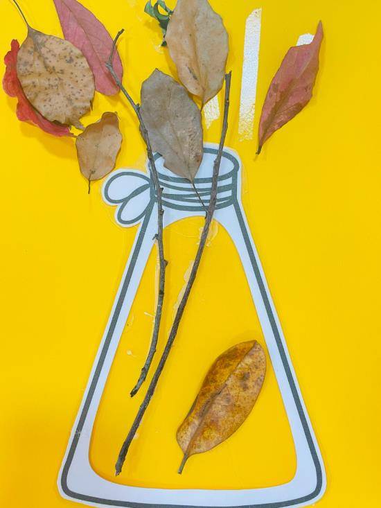 捕捉秋色"——万婴凯恩藏珑幼儿园中班组结题活动_孩子_自然_树叶