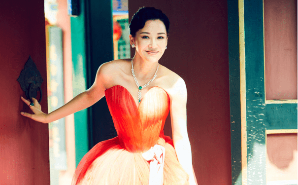 在2022年的9月,跟随着《如梦之梦》的十周年巡演,许晴也有参加.