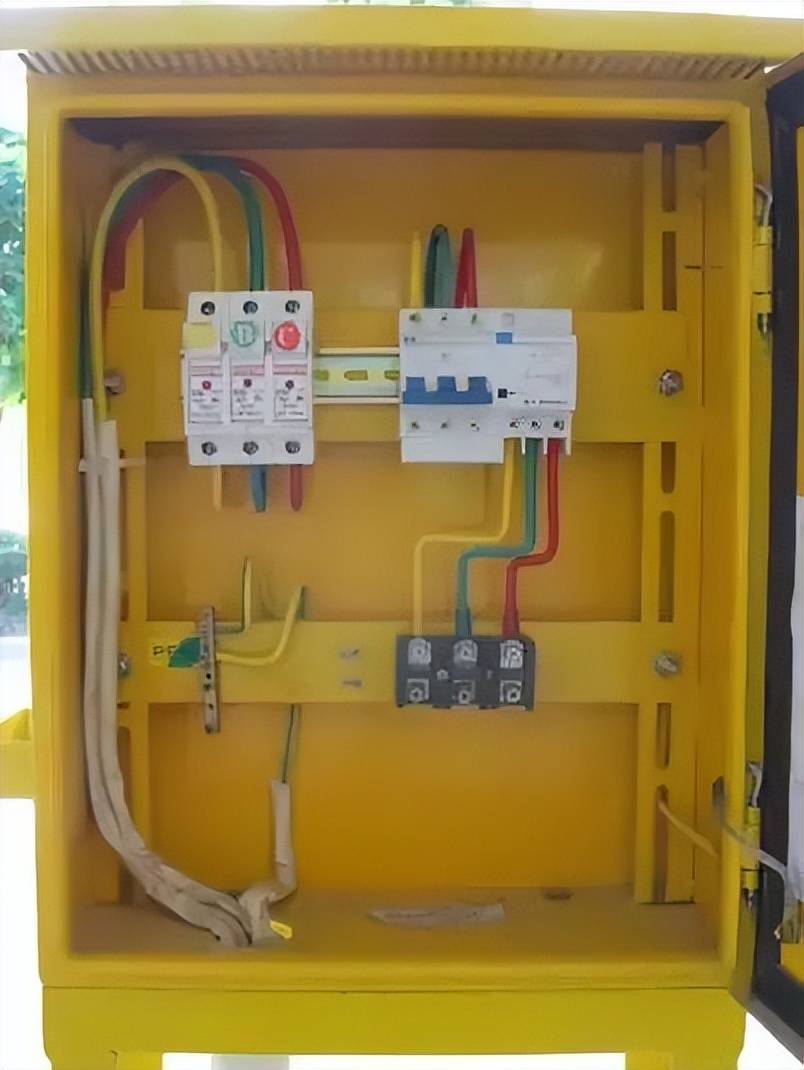 开关_配电箱_隔离