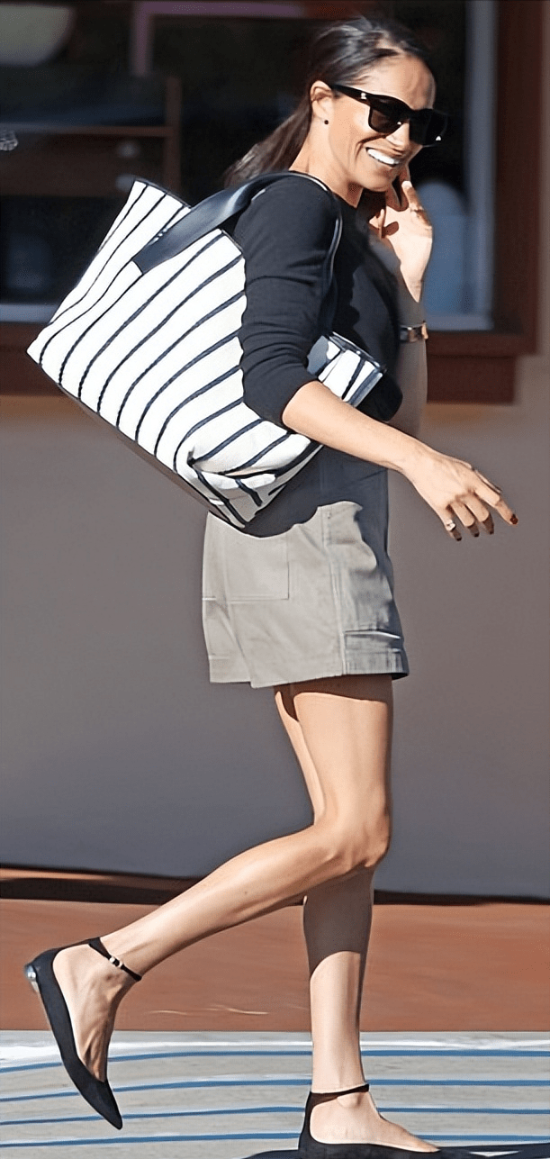 梅根抢了风头,和闺蜜出街秀美腿_王室_美国_国王