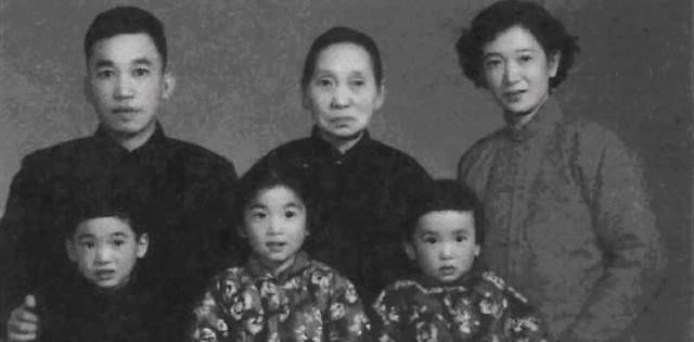 她一生无名无分,在草棚中去世,却养育了6名国家栋梁_梁启超_王桂荃