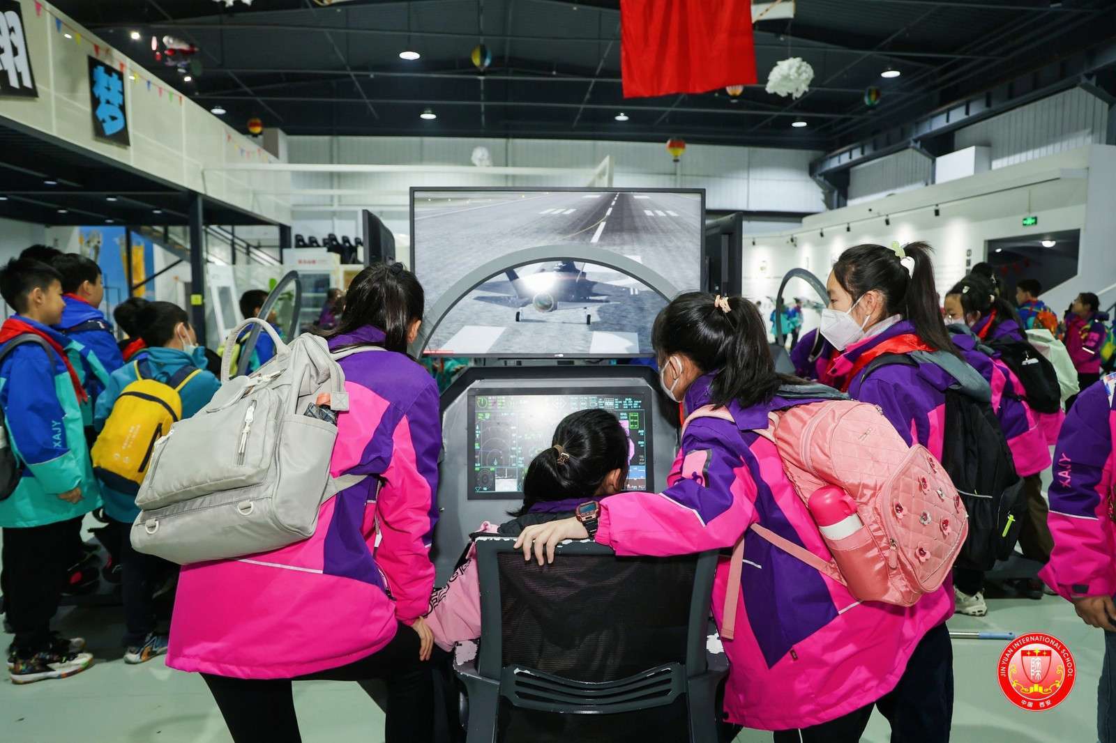 携手逐梦未来 西安锦园小学五年级阎良飞翔梦航空基地研学活动_模拟