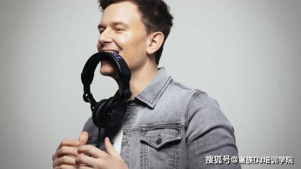 snake39eric prydz40above & beyond41joel corry42danny avila43