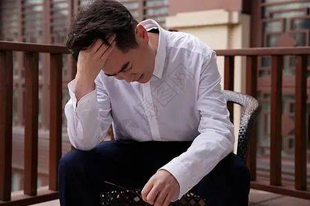 悲从心中起:中年男人的最大悲哀