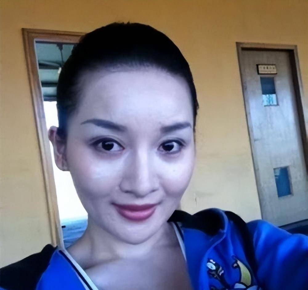 女演员饶芯语:31岁嫁68岁王奎荣,发誓要和老公白头偕老_工作_父母